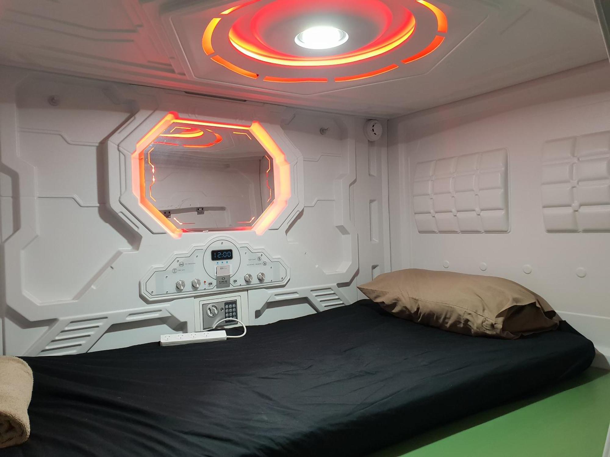 Abbotsford Private Rooms & Pods - 15 Charles Homestay เมลเบิร์น ภายนอก รูปภาพ