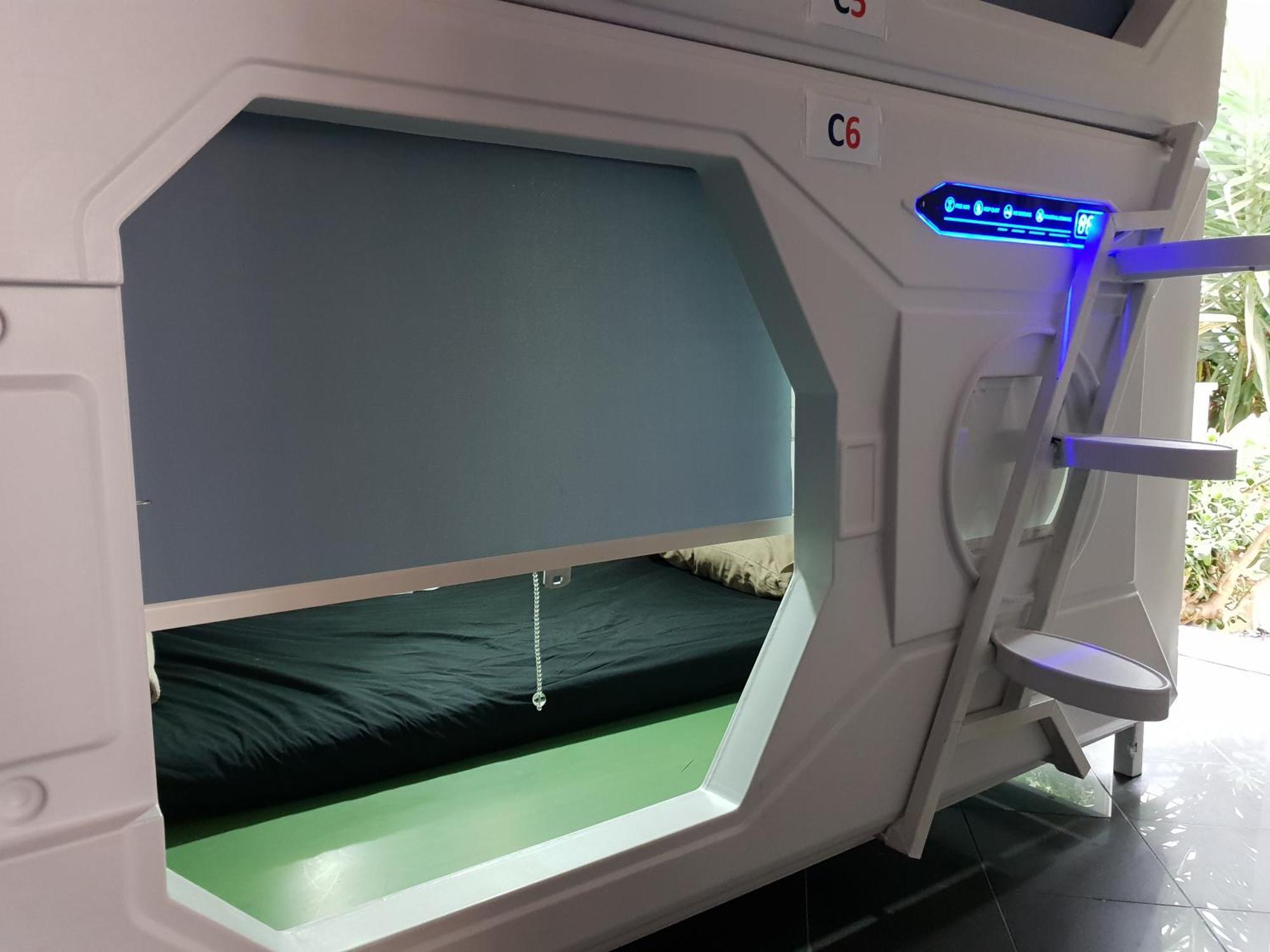 Abbotsford Private Rooms & Pods - 15 Charles Homestay เมลเบิร์น ภายนอก รูปภาพ