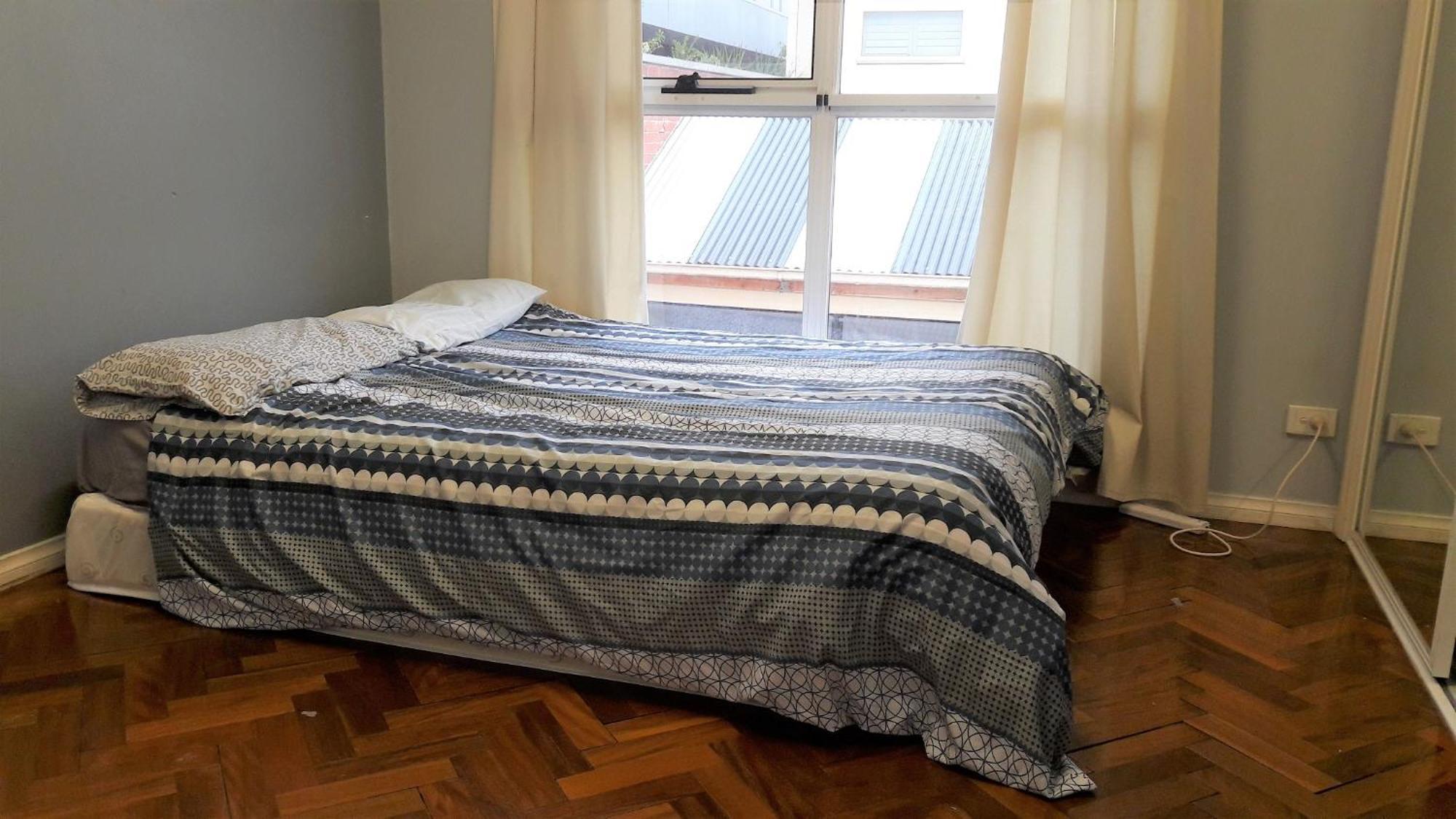 Abbotsford Private Rooms & Pods - 15 Charles Homestay เมลเบิร์น ภายนอก รูปภาพ