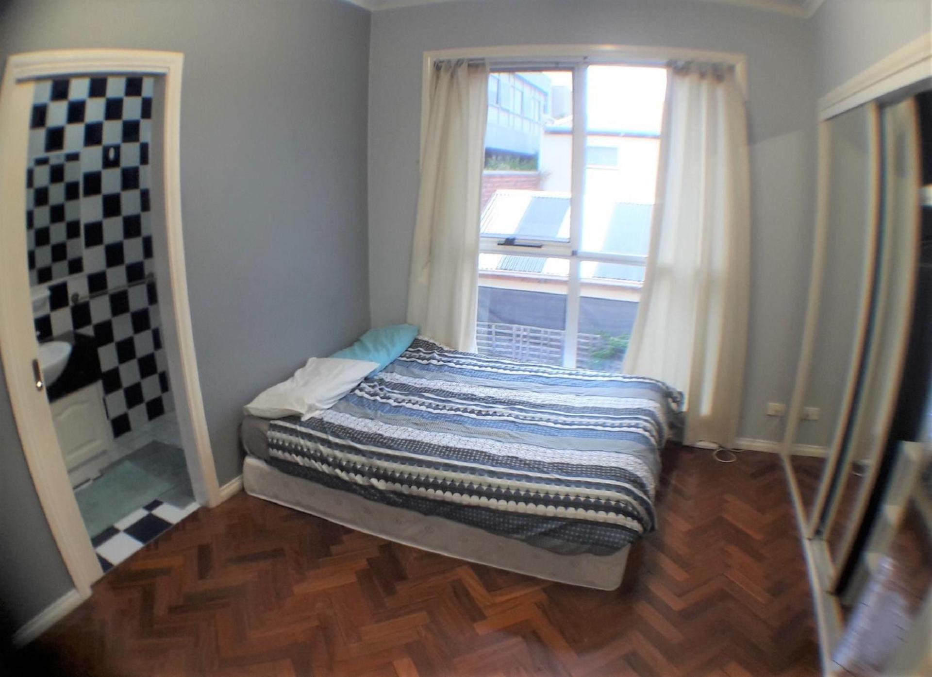 Abbotsford Private Rooms & Pods - 15 Charles Homestay เมลเบิร์น ภายนอก รูปภาพ