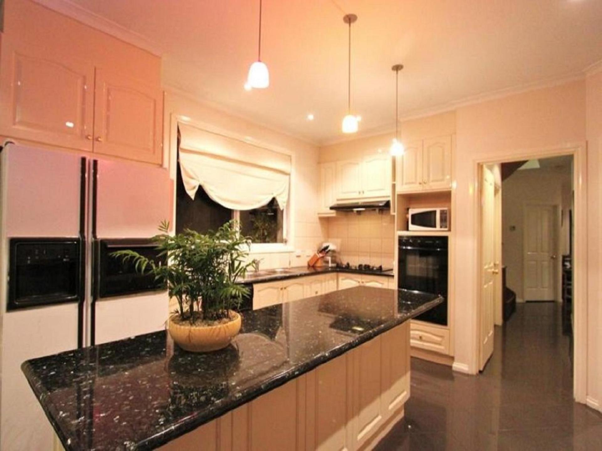 Abbotsford Private Rooms & Pods - 15 Charles Homestay เมลเบิร์น ภายนอก รูปภาพ